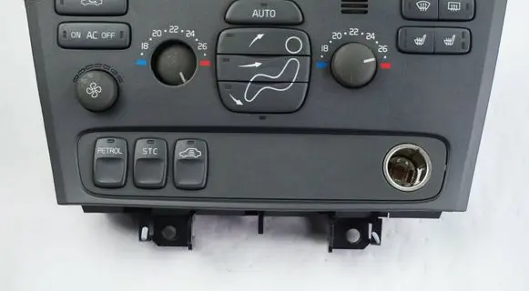 Volvo S60 Climate control unit 8682930