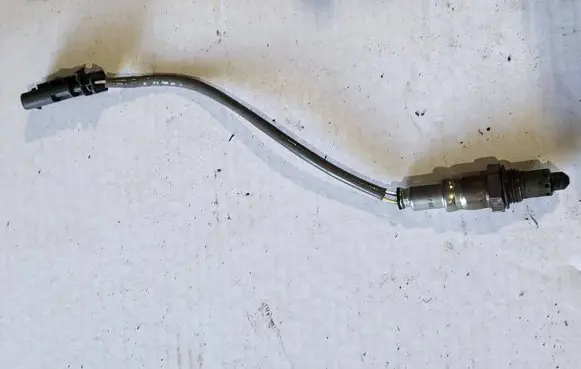 Peugeot 208 II Lambda probe sensor 9831748580