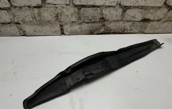 Chrysler Pacifica Fender foam support/seal 68225663A
