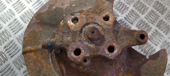 Mazda 6 Stub axle 