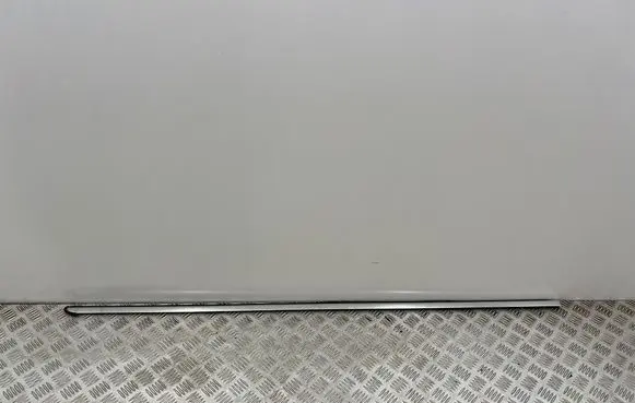 Mercedes-Benz V Class W447 Rear side glass trim 