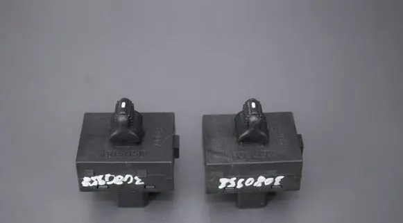 Jeep Grand Cherokee (WJ) Electric window control switch 5HB57TRMAA