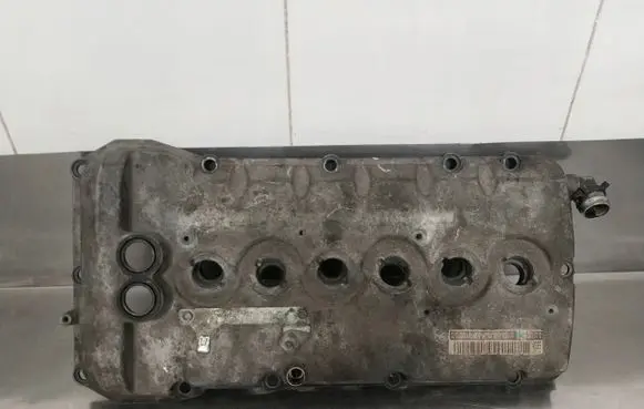 Audi A8 S8 D3 4E Rocker cam cover 07C103476AC