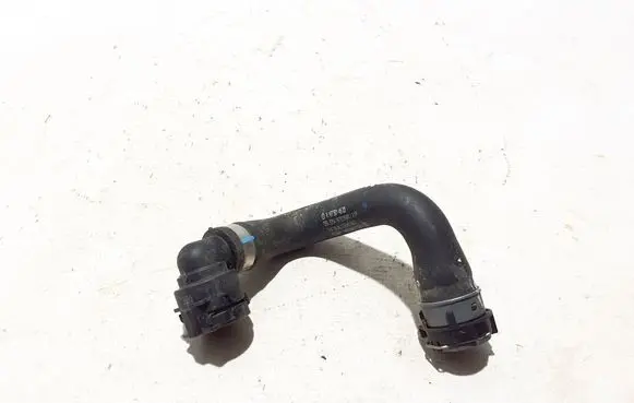 Engine coolant pipe/hose