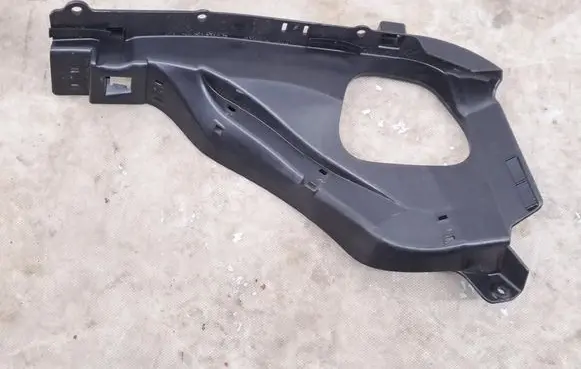 Opel Mokka B Fender mounting bracket 9827024280