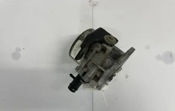 Nissan Juke I F15 Vacuum pump 16505272R