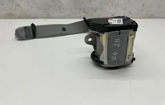 Audi A4 S4 B8 8K Rear seatbelt 609207700 000090H