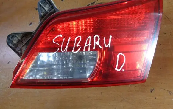 Subaru Legacy Tailgate rear/tail lights 13220072