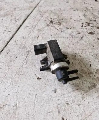 Volkswagen Golf IV Turbo solenoid valve 1J0906627 00T248 72290320