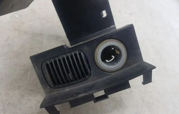 Lexus IS 220D-250-350 Cigarette lighter E037611421