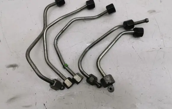 Peugeot 3008 II Fuel injector supply line/pipe 