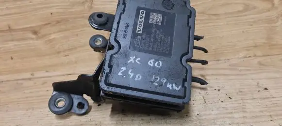 Volvo XC60 ABS Pump P30681619