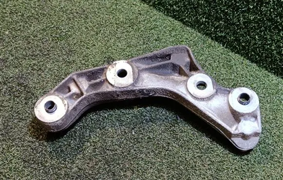 Mercedes-Benz S W222 Front differential bracket A2720140295