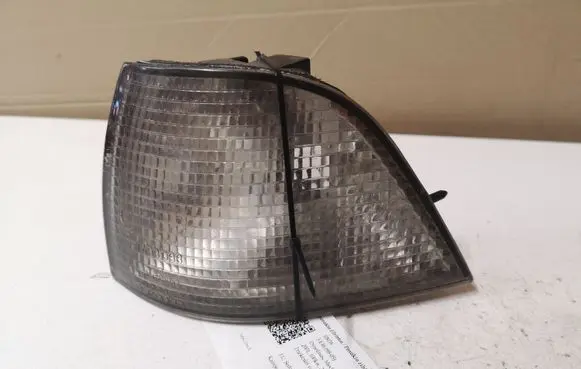 BMW 3 E46 Front indicator light 9403093