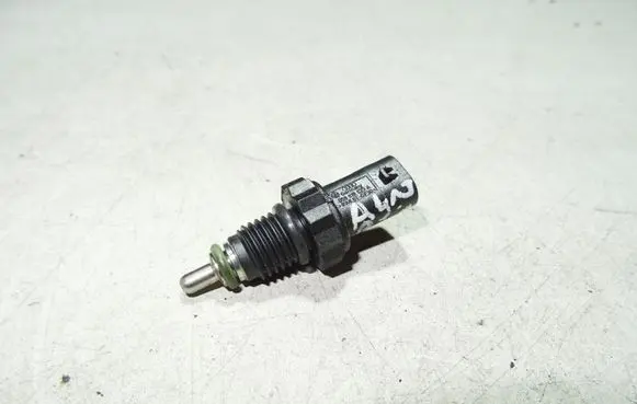 Audi A4 S4 B8 8K Fuel temperature sensor 059919523A