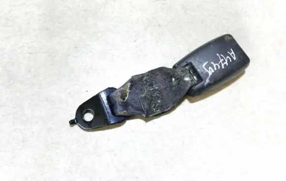 Nissan Note (E12) Rear seatbelt buckle