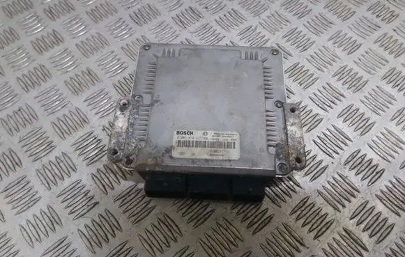 Renault Megane II Engine control unit/module 8200211711 0281010637