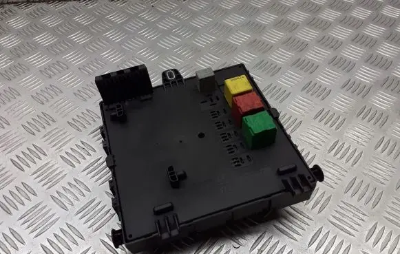 Opel Signum High voltage junction box 13205776