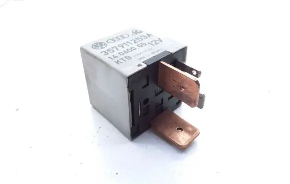 Volkswagen Golf III Other relay 357911253A