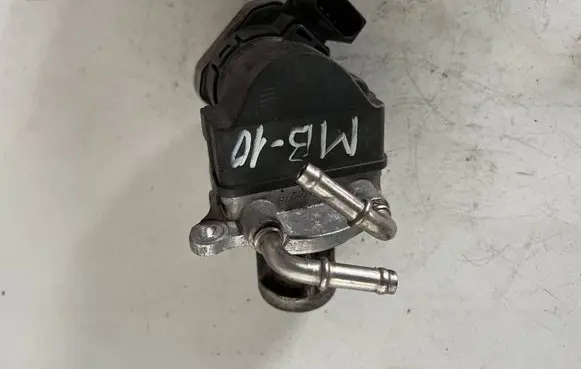 Mercedes-Benz B W245 EGR valve 00005320C5 109315 AC5101610808