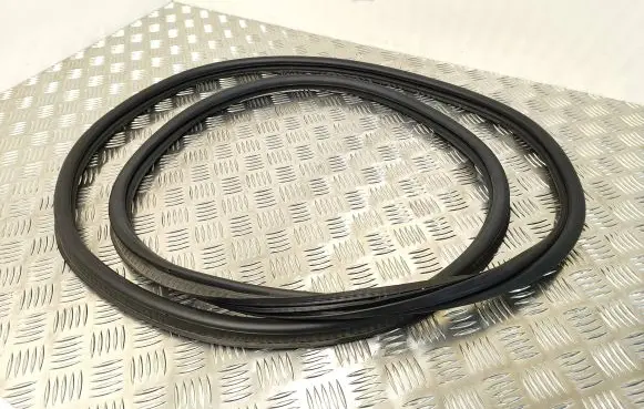 Citroen DS7 Crossback Loading door rubber seal (on body) 