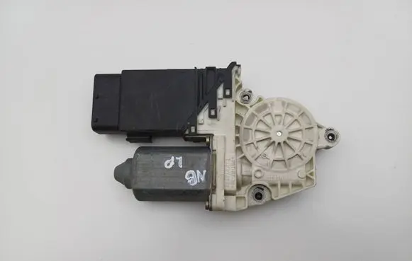 Volkswagen New Beetle Front door window regulator motor 101386101 9776101431
