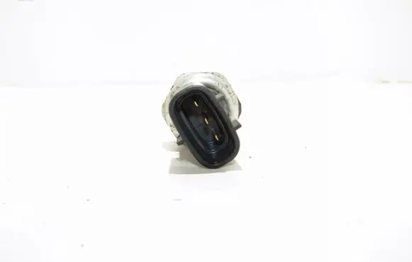 Toyota Avensis T270 Oil pressure sensor 499000