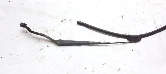 Mitsubishi Galant Front wiper blade arm