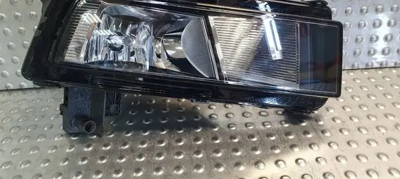 Volkswagen Touran II Front fog light 5TA941661