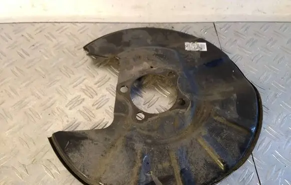 Toyota RAV 4 (XA50) Rear brake disc plate dust cover 