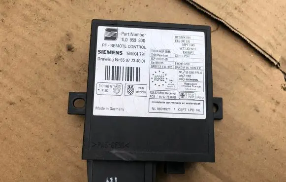 Volkswagen Caddy Comfort/convenience module 1L0959800