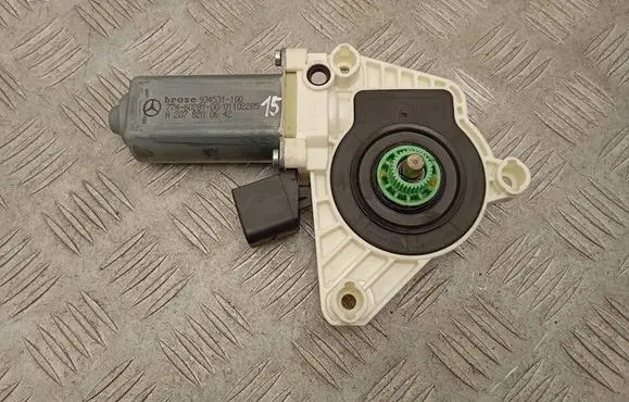 Mercedes-Benz CLS C218 X218 Front door window regulator motor A2078200642
