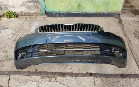 Skoda Superb B6 (3T) Front bumper 3T0807221K LF7Y