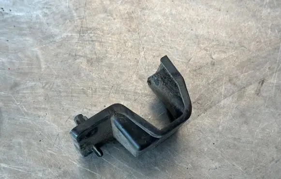 Renault Kadjar Rear bumper mounting bracket 850423771R