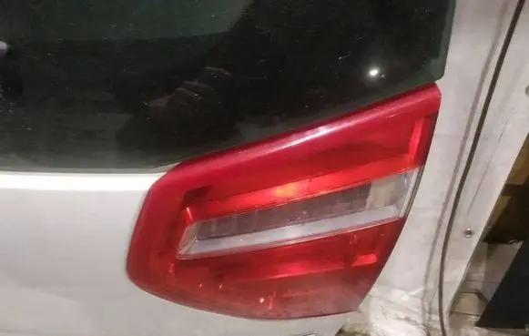 Citroen C4 I Picasso Tailgate rear/tail lights 