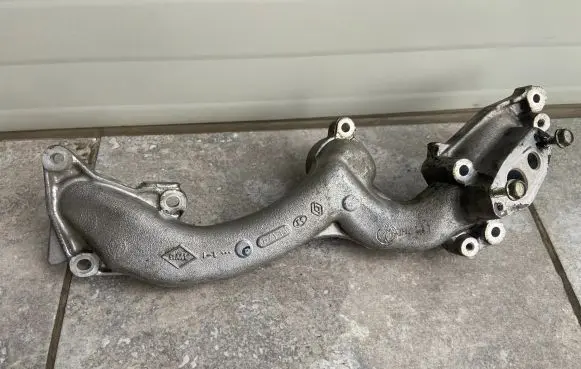 Nissan Navara D40 Engine coolant pipe/hose 901095