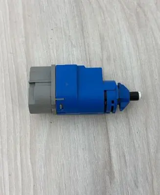 Dacia Duster Clutch pedal sensor 253255192R