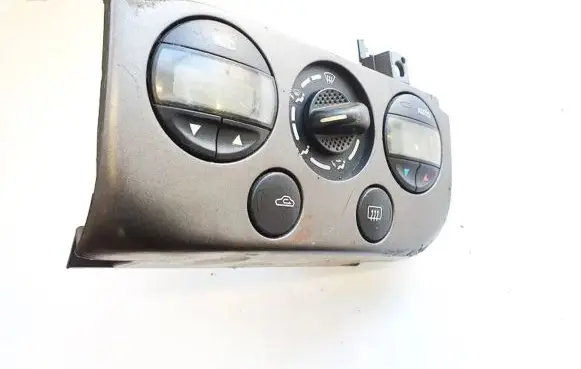 Nissan Primera Climate control unit 275109f600