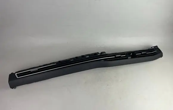 Volkswagen Golf VIII Dash center air vent grill 5H2858711J