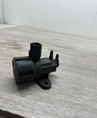 Vacuum valve