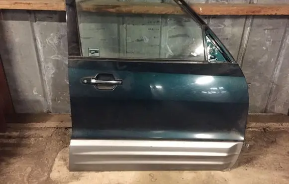 Mitsubishi Pajero Front door