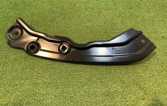 Skoda Scala Headlight/headlamp mounting bracket 657805932