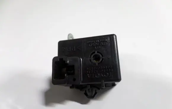 Toyota Corolla Verso AR10 Charging relay 8665013010COROLLA