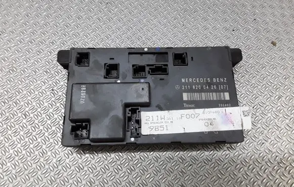 Mercedes-Benz E W211 Door control unit/module 2118200426