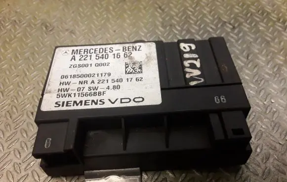 Mercedes-Benz CLS C219 Fuel injection pump control unit/module 2215401662 A2215401662