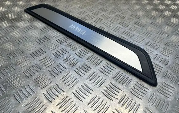 Front sill trim cover