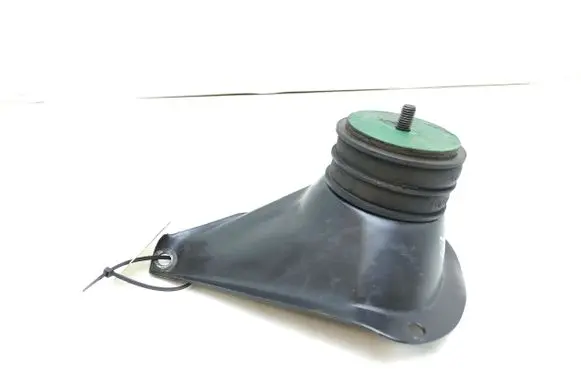 Jaguar XJ X300 Engine mount bracket