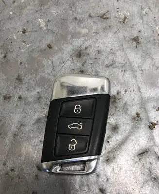 Volkswagen PASSAT B8 Ignition key/card 3G0959752BILI 3G0959752