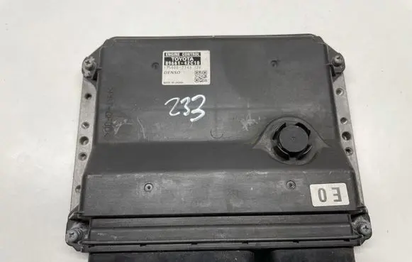 Toyota RAV 4 (XA30) Engine control unit/module 8966142C10