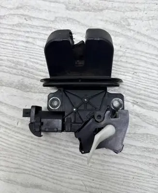 Audi Q7 4L Tailgate/trunk/boot lock/catch/latch 8P4827505C